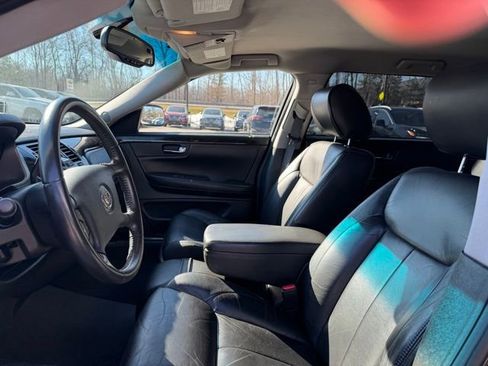 Used 2011 Cadillac DTS Limousine image 22