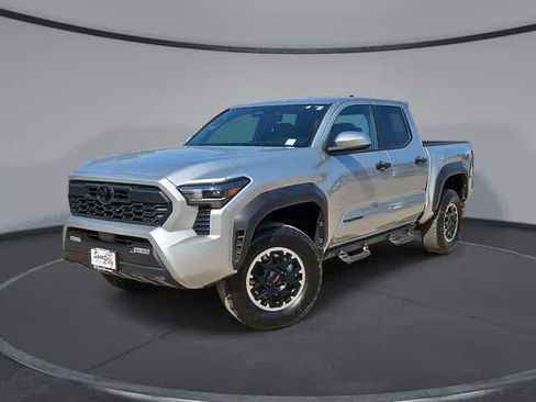 Certified 2024 Toyota Tacoma TRD Off-Road AWD/4WD image 1