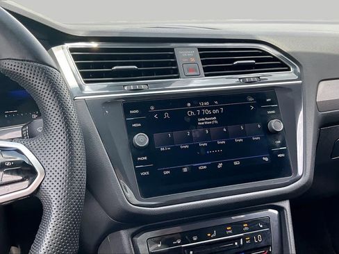 Used 2022 Volkswagen Tiguan SE R-Line FWD image 6
