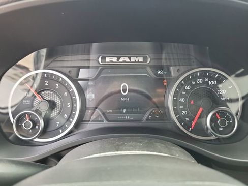 New 2026 RAM 1500 4x4 Crew Cab image 10