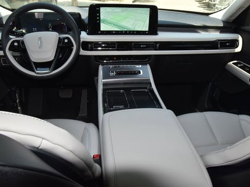 New 2026 Lincoln Aviator 2WD image 17