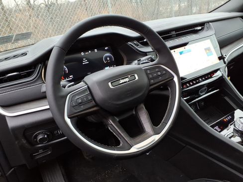 New 2026 Jeep Grand Cherokee Altitude AWD/4WD image 5