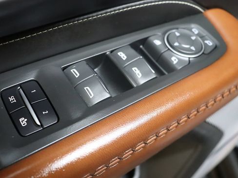 Used 2023 GMC Yukon Denali Ultimate AWD/4WD image 39