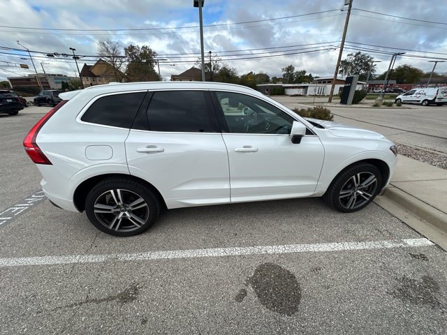 Used 2021 Volvo XC60 T6 Momentum w/ Advanced Package AWD/4WD image 2