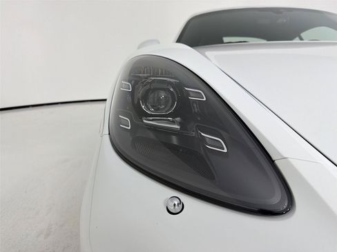 Used 2022 Porsche 718 Cayman RWD image 26