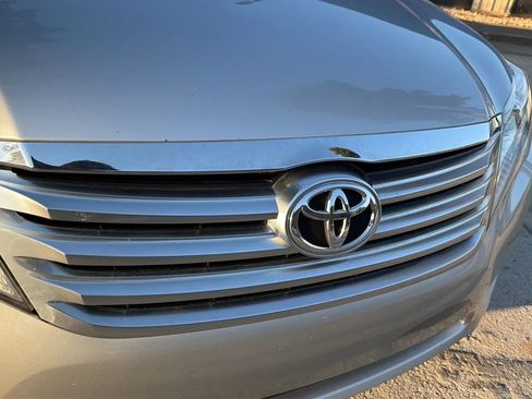 Used 2011 Toyota Avalon FWD image 31