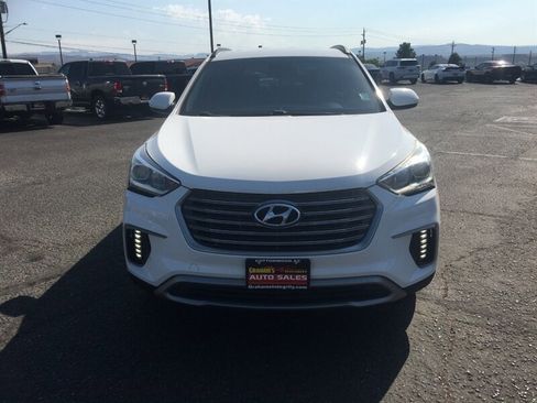 Used 2017 Hyundai Santa Fe SE image 2