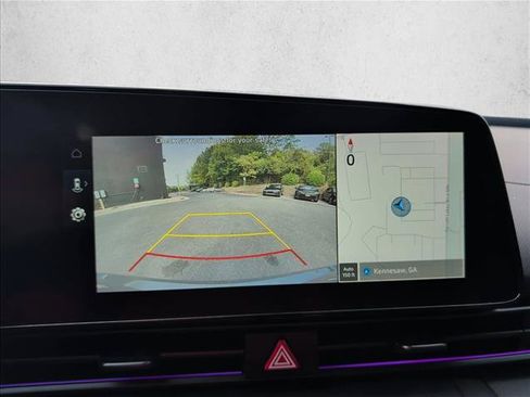 Used 2025 Hyundai Elantra SEL FWD image 16