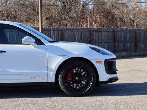 New 2026 Porsche Macan GTS image 10