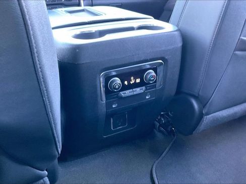 Used 2024 Chevrolet Tahoe LT RWD image 32