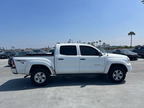Used 2013 Toyota Tacoma PreRunner w/ TRD Off-Road Pkg RWD image 4