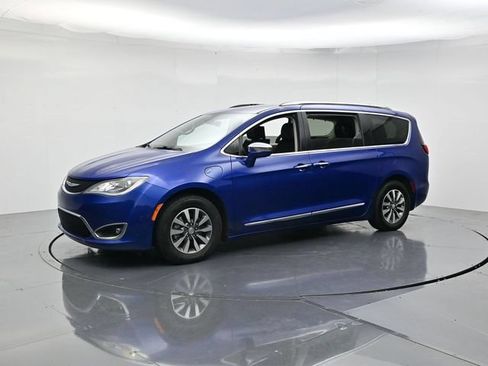 Used 2020 Chrysler Pacifica Limited FWD image 5