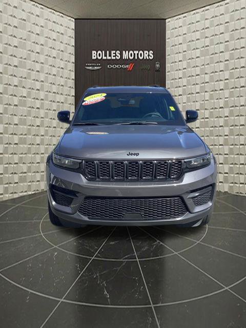 Certified 2024 Jeep Grand Cherokee Altitude AWD/4WD image 19