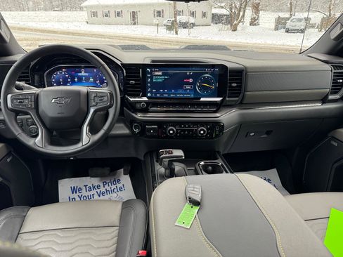 Used 2024 Chevrolet Silverado 1500 ZR2 w/ Technology Package image 40
