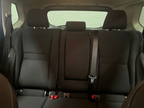 Used 2024 Nissan Rogue S FWD image 27