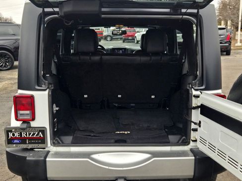 Used 2017 Jeep Wrangler Unlimited Sahara w/ Connectivity Group image 12