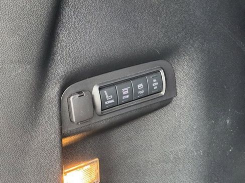 Used 2016 Ford Explorer Limited image 21