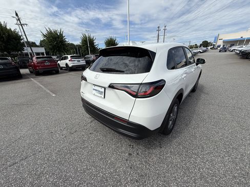 New 2026 Honda HR-V LX image 11