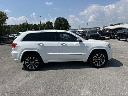 Used 2017 Jeep Grand Cherokee Overland w/ Jeep Active Safety Group image 3