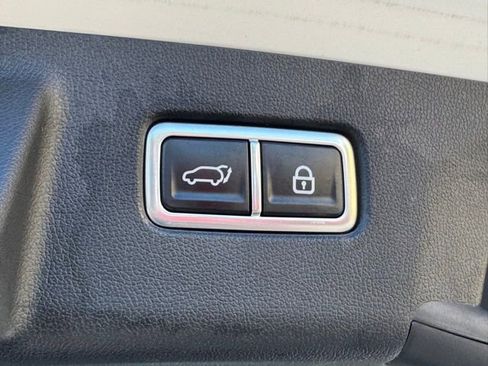 Used 2023 Kia Sorento EX w/ Panoramic Sunroof Package image 8