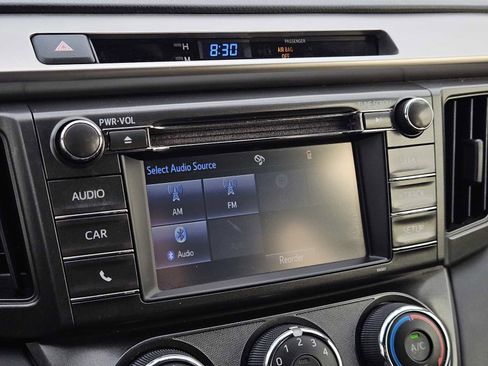 Used 2015 Toyota RAV4 LE image 17