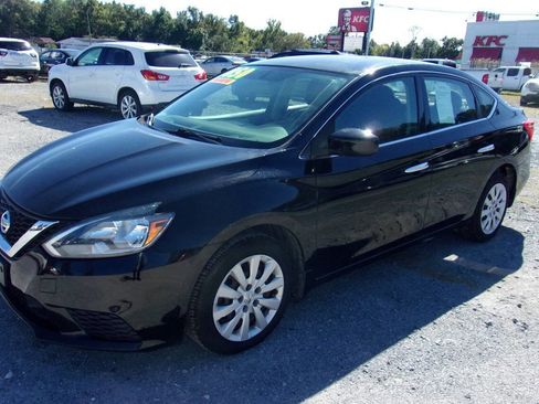 Used 2018 Nissan Sentra S image 10