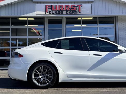 Used 2021 Tesla Model S Plaid image 7