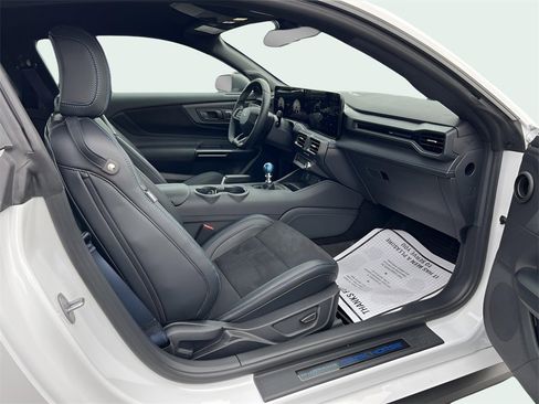 Used 2024 Ford Mustang Dark Horse image 17
