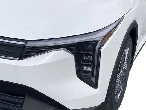 New 2025 Kia K4 FWD image 26