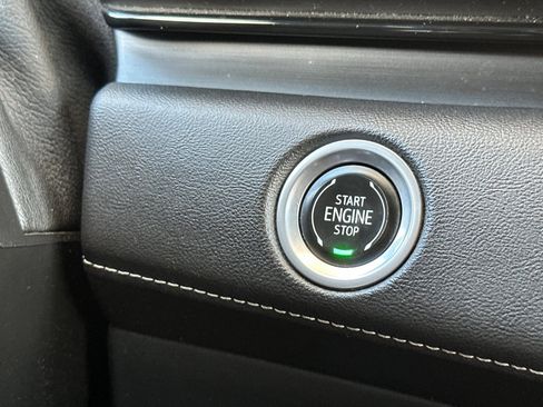 Certified 2022 Cadillac Escalade Sport w/ LPO, ONYX Package image 31