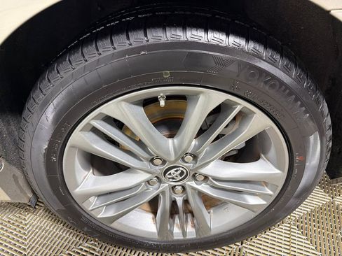 Used 2015 Toyota Camry SE image 19