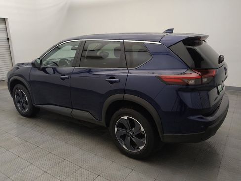 Used 2024 Nissan Rogue SV AWD/4WD image 3