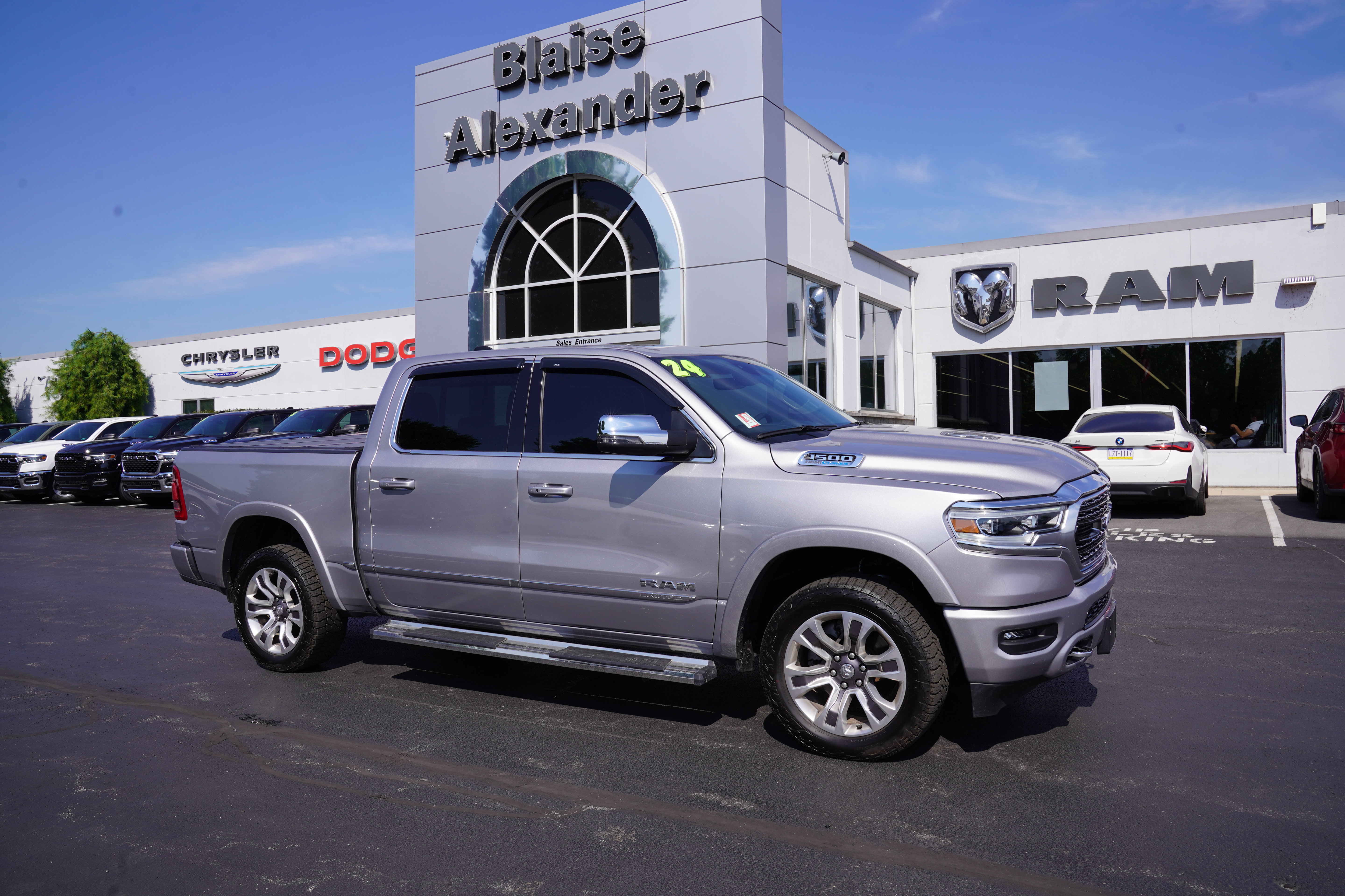 Used 2024 RAM 1500 Limited w/ Body Color Bumper Group AWD/4WD image 1