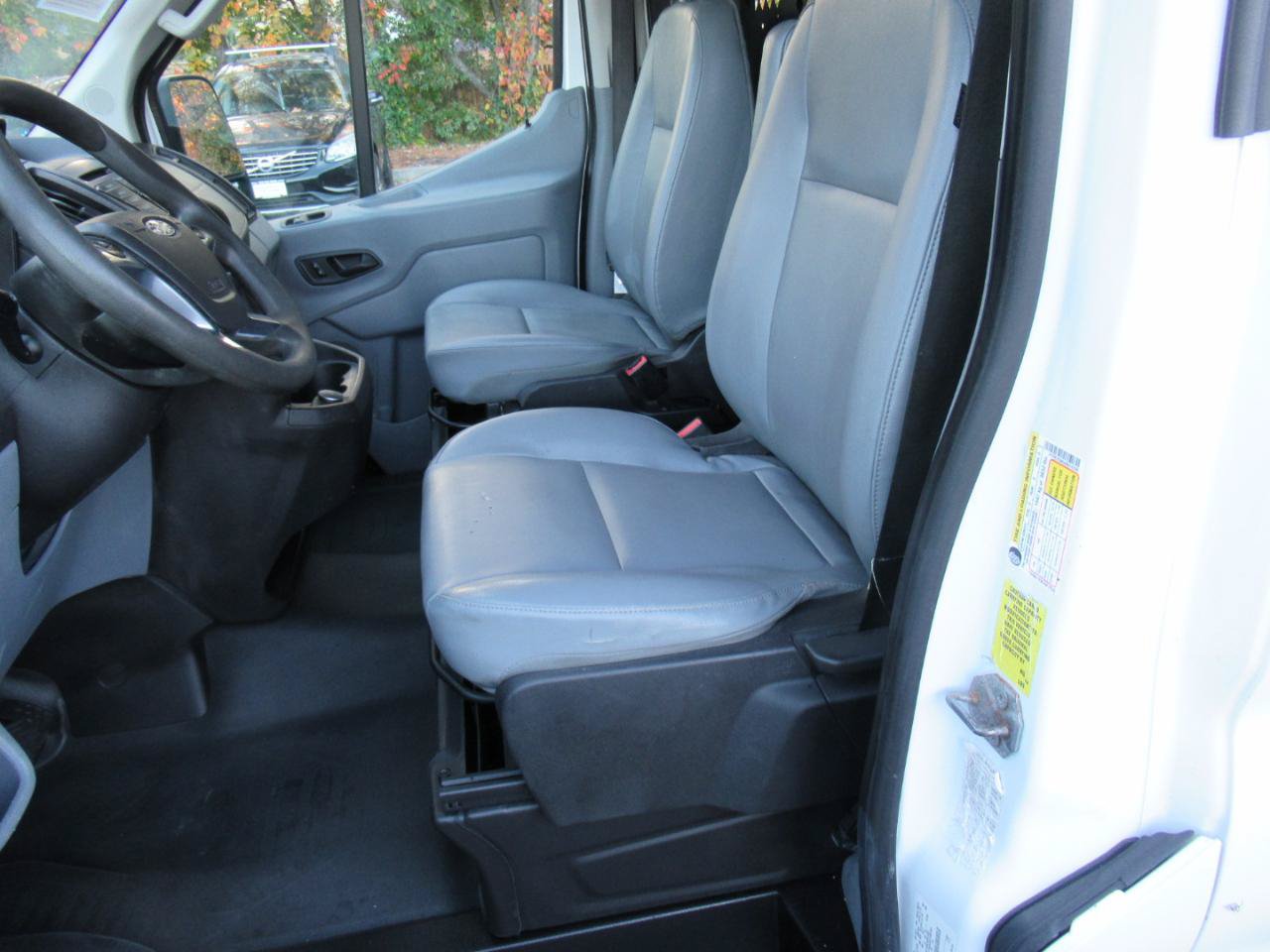 Used 2019 Ford Transit 250 148 Medium Roof RWD image 9