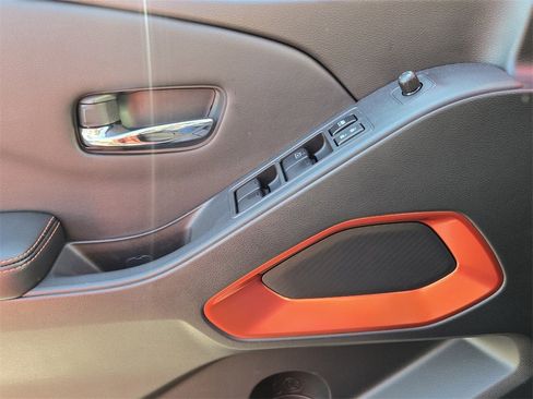 Certified 2025 Nissan Frontier PRO-4X w/ Pro Convenience Package image 27