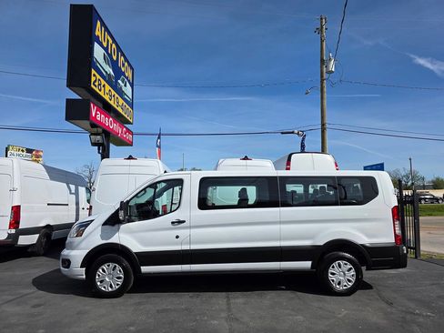 Used 2023 Ford Transit 350 XLT image 4
