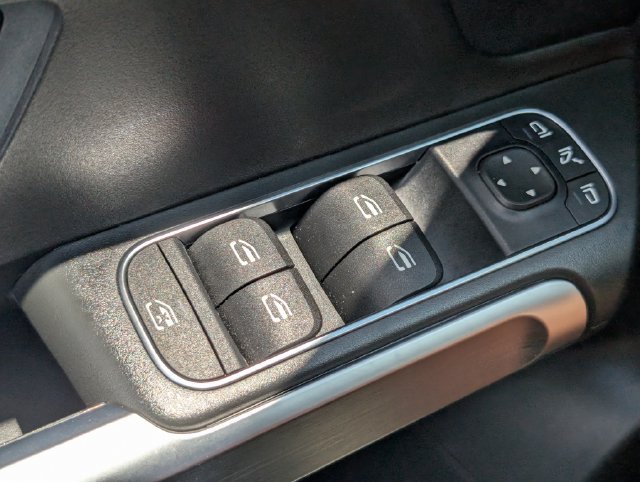 Used 2021 Mercedes-Benz GLB 250 image 19