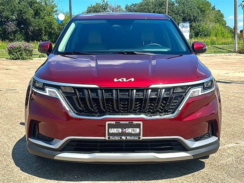 Used 2024 Kia Carnival LX image 11