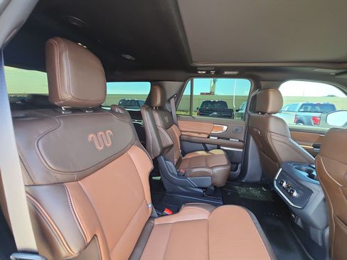 Used 2025 Ford Expedition King Ranch AWD/4WD image 29