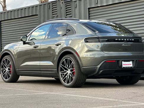 New 2026 Porsche Macan 4S Electric image 3