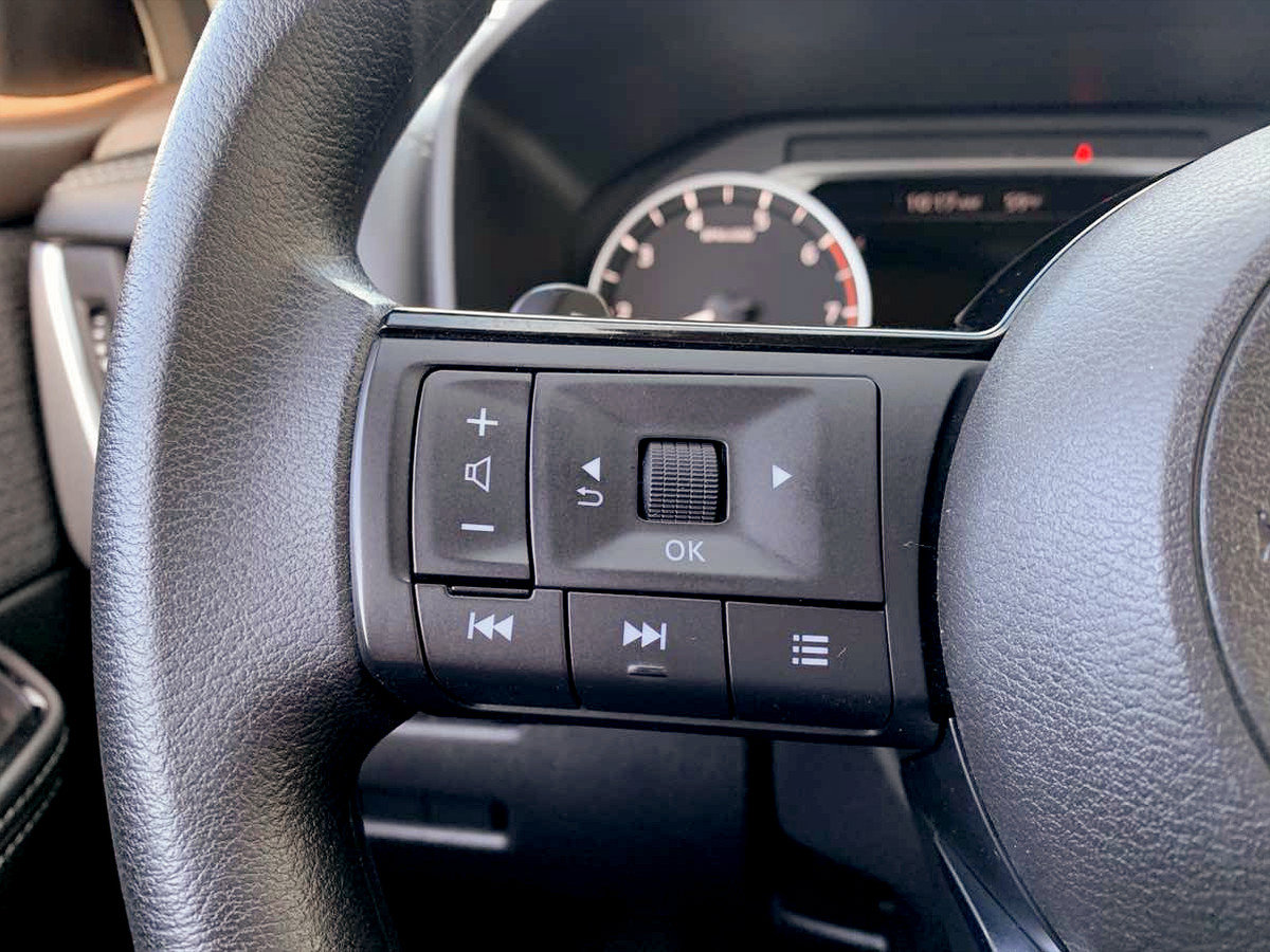 Used 2023 Nissan Rogue SV FWD image 23