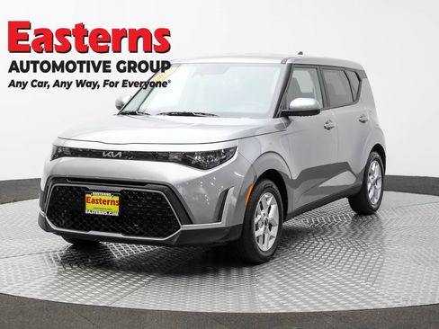 Used 2024 Kia Soul LX w/ Option Group 015 image 1