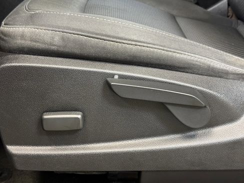 Used 2018 Chevrolet Colorado LT image 12