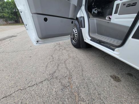 Used 2017 Freightliner Sprinter 3500 RWD image 50