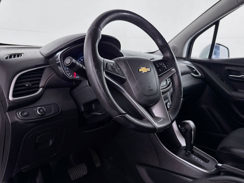 Used 2017 Chevrolet Trax LT w/ LT Convenience Package image 22