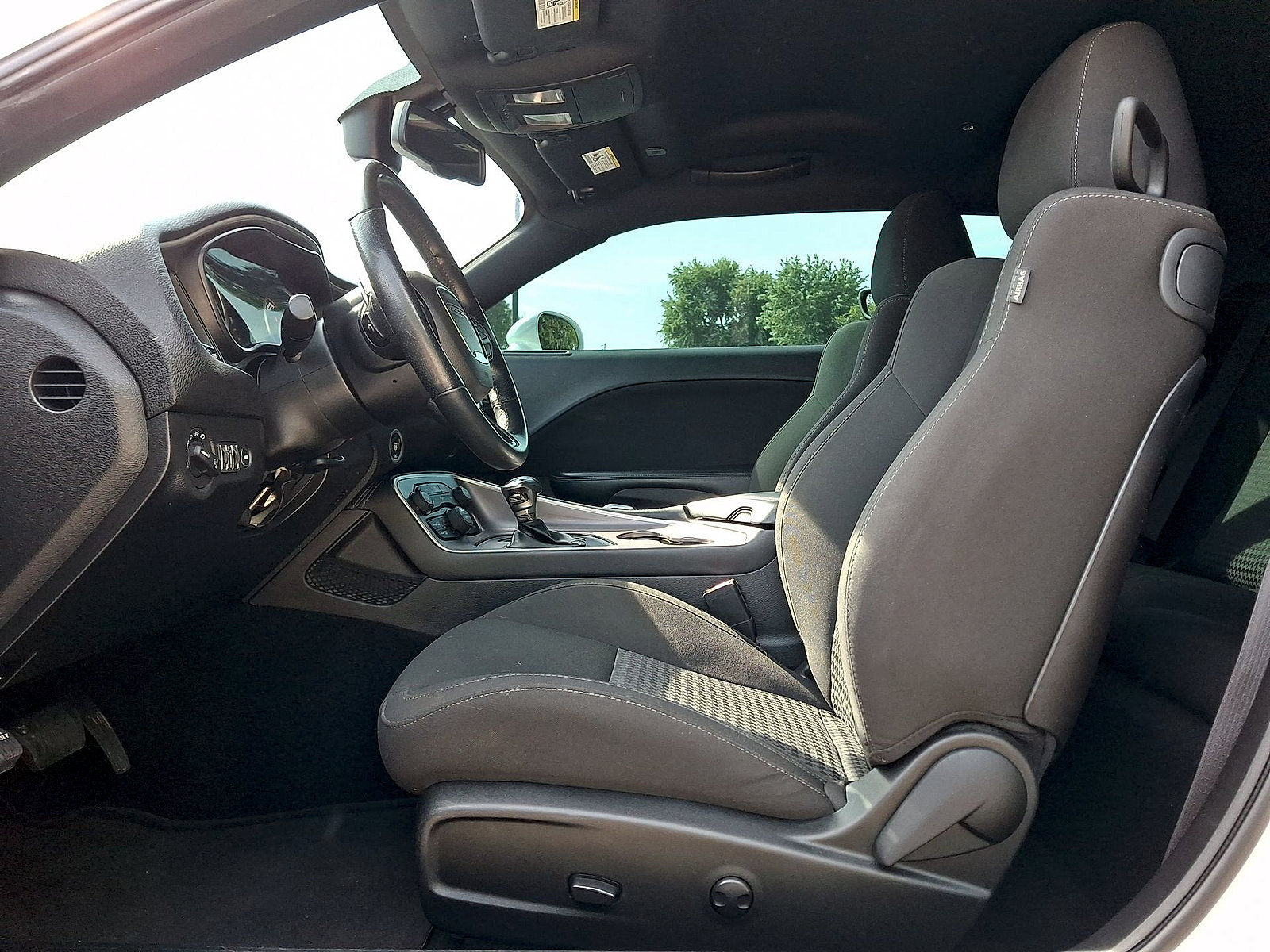 Used 2022 Dodge Challenger GT RWD image 11