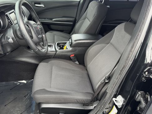 Used 2015 Dodge Charger SE w/ Sport Appearance Group RWD image 8