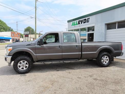 Used 2016 Ford F250 XL w/ XL Appearance Package AWD/4WD image 9