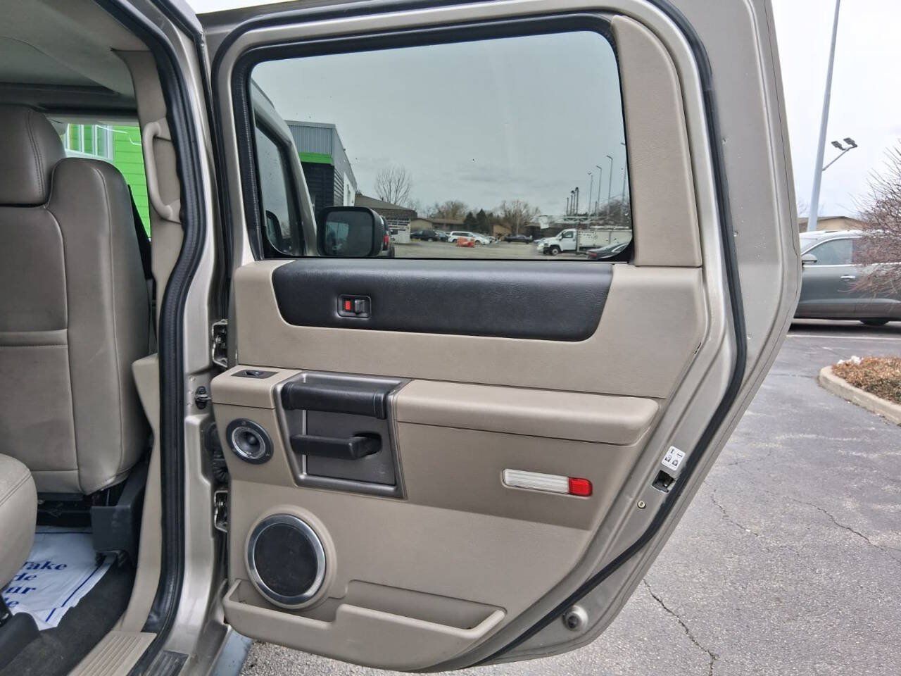 Used 2003 HUMMER H2 w/ Preferred Equipment Group AWD/4WD image 14