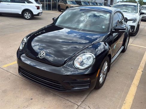 Used 2019 Volkswagen Beetle 2.0T S FWD image 2